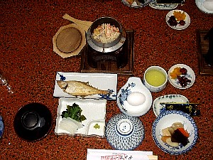 蟹釜飯の付いた朝食