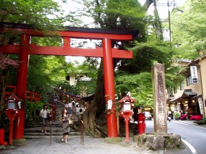 貴船神社本宮の鳥居